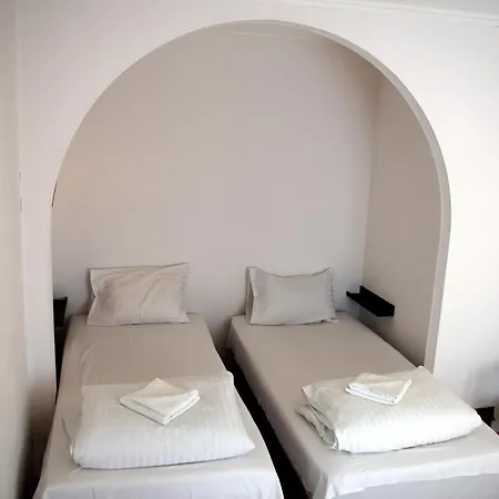 Private House 2km From Old Town Будинок відпочинку Рига