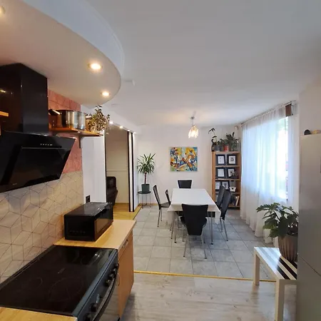 Σπίτι διακοπών Private House 2km From Old Town