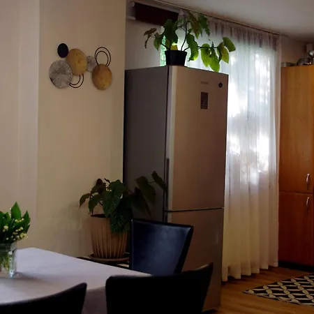 Private House 2km From Old Town リガ