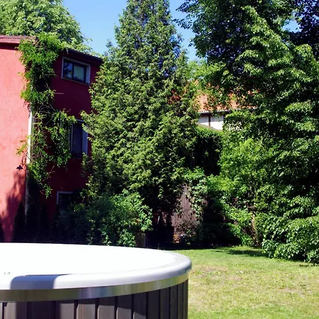 Private House 2km From Old Town リガ